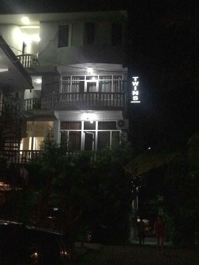 科布列季 Twins酒店 外观 照片